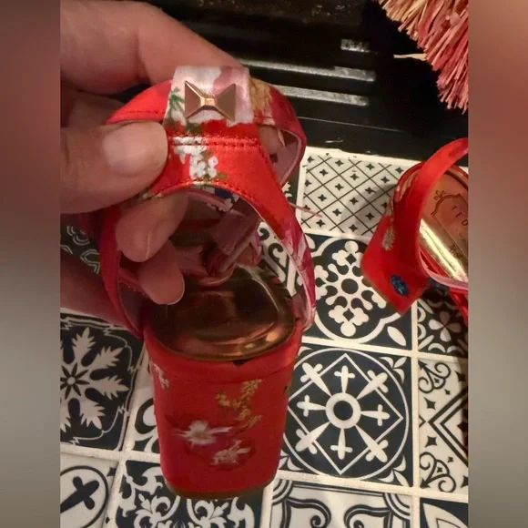 Ted Baker London Red Floral Heels - Picture 3 of 8